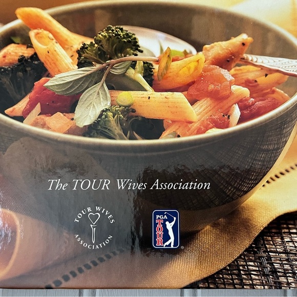 Taste Of The TOUR PGA‎ TOUR Wives Association Inc Cookbook 2000 Hardcover - Picture 3 of 11